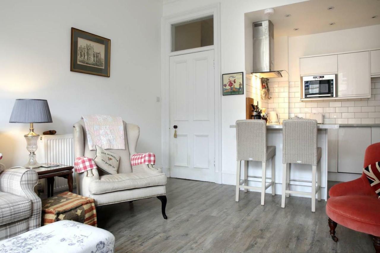 5 Star Beautiful & Vintage, Spacious Apt In Chic Location! EDI Exterior photo